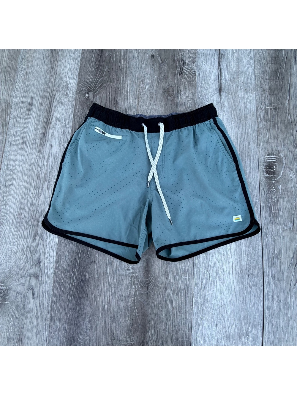 Vuori Banks Shorts - Men's 7" Inseam Small